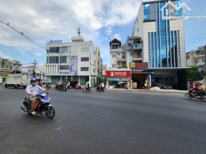 Tòa Nhà Góc 3 Mặt Tiền Đào Duy Anh- Phổ Quang P9 Phú Nhuận -10*22m 5Tầng -Gía 44Tỷ
