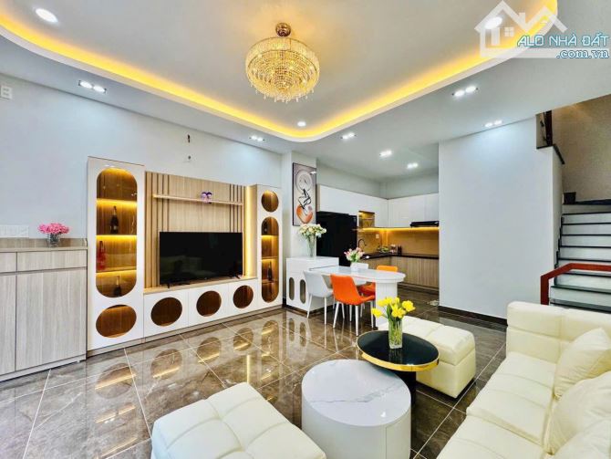 Chỉ 3 Tỷ 850Tr Cho Căn 65m2 Đường Võ Văn Tần, Quận 3. Nhà Hẻm 1/ OTO, Sổ Hồng Riêng