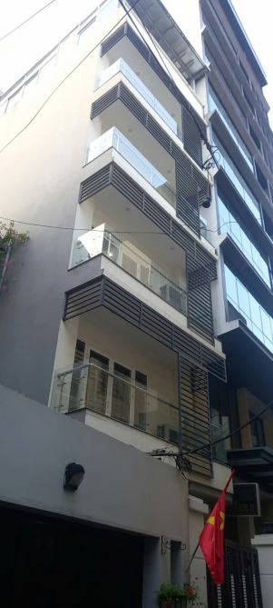 Lạc Long Quân, 5 Tầng, Thang Máy, ngõ oto gần phố, nội thất nhập, mt 5m giá 9,6 tỉ
