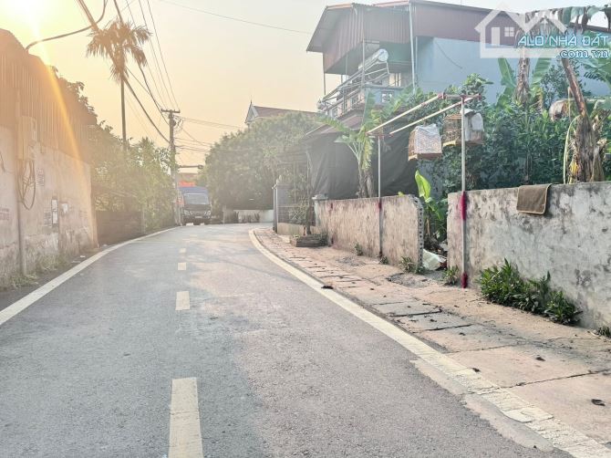 Bán nhanh siêu phẩm 77,8m2 trục chính Nhân Nội- Tân Tiến- Văn G