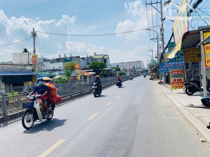 🍀Bán nhà mặt tiền ngay Ngã Tư Ga
*Mặt tiền cách chợ cầu đồng 100m
* Dt 4*26 đúc trệt 2