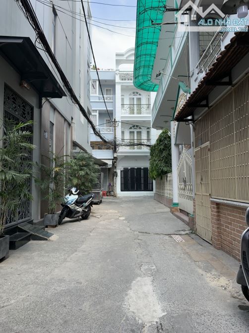Bán nhà Cách mạng Tháng 8, 3.6M×13M, Quận 10, gần hẻm xe hơi chỉ 4.2 tỷ.