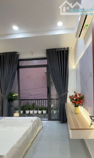 Bán nhà Chính Chủ 56m2, Giá 3 tỷ 310,Hoàng Diệu, Phường 4, Quận 4, xe hơi đỗ cửa