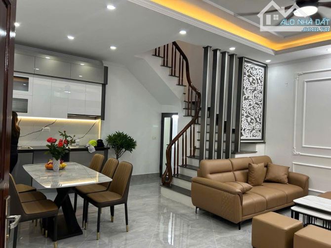 BÁN NHÀ PHỐ TỰU LIỆT - MỚI TINH - NGÕ NÔNG - GẦN PHỐ - NHIỀU PHÒNG - 39M - GIÁ 7 TỶ