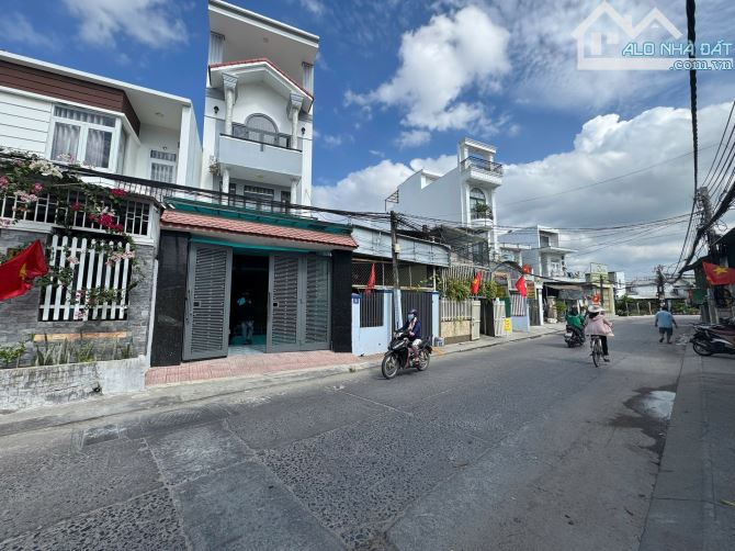 NHÀ ĐẸP FULL NỘI THẤT CẦU DỨA PHÚ NÔNG VĨNH NGỌC GẦN KDT CHỢ TRƯỜNG HỌC SIÊU THỊ BỆNH VIỆN