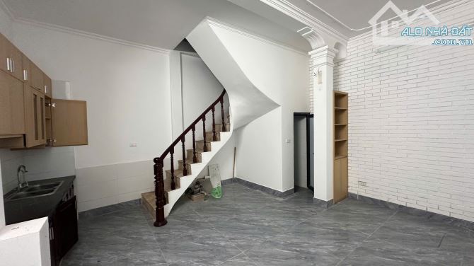 HOT ! Bán gấp Thụy Khuê 52m2, đi bộ ra Hồ Tây, ở lý tưởng, ngõ thông, MT rộng 8.4m