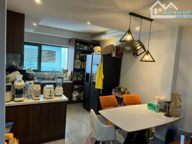 BÁN NHÀ CỐNG QUỲNH, P NGUYỄN CƯ TRINH, Q 1, 31M, 4 TẦNG, CHỈ 10 TỶ.