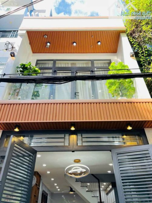 Định cư nước ngoài bán gấp nhà Bạch Đằng, Bình Thạnh Giá 2 tỷ 3 dt 60m2, sổ riêng, hẻm 6m