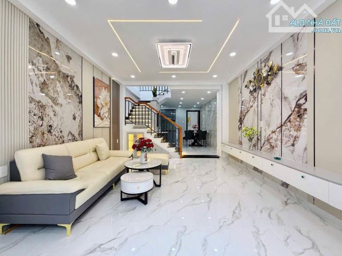 Căn nhà mới duy nhất 58.5m2 ngay Lê Quốc Hưng, Quận 4. Giá: 3 Tỷ 250. SHR chính chủ