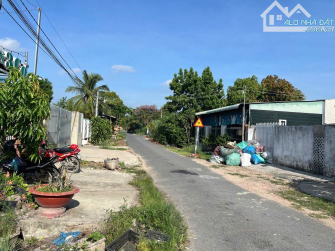 NHÀ  SẴN VÀ ĐẤT,CHỈ 2 TỶ 4 NGAY TRƯƠNG HỌC  TRẦN PHÚ, LONG THÀNH BẮC - TÂY NINH