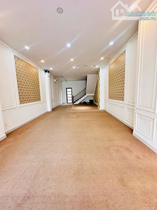 Nha cho thuê mặt tiền đường Nguyễn văn lượng 5x20m 4L có thang máy