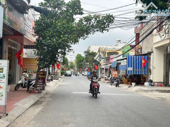 Bán lô đất mặt đường Khúc Thừa Dụ 1 - DT 72m - Hướng Đông Nam - Gia bán 6,1 tỷ