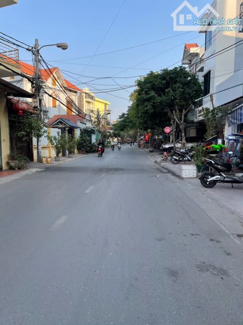 Bán lô đất mặt đường Trại Lẻ - Kênh Dương - DT 81m - Mt 4,5m giá bán 7,2 tỷ