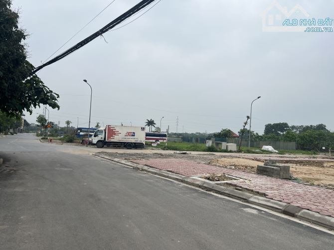 BÁN ĐẤT NAM HỒNG, 96m2 - MT 4,8m, ĐƯỜNG THÔNG, OTO TRÁNH, VỈA HÈ, VIEW CÔNG VIÊN.