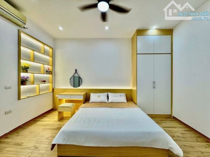 BÁN NHÀ HOÀNG MAI - 5.6 ĐỒNG - 42M2 - NGÕ QUA Ô TÔ - FULL NỘI THẤT