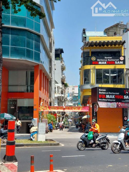 Góc 2 MT Trần Hưng Đạo, Phạm Ngũ Lão, Q1: 5,2m x 18m. Giá chỉ 49,5 tỷ TL