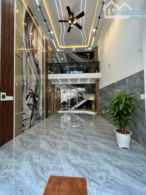 CHÍNH CHỦ BÁN NHÀ NGUYỄN SUÝ 4X16M 5 TẦNG MỚI , GIÁ 8,7 TL
