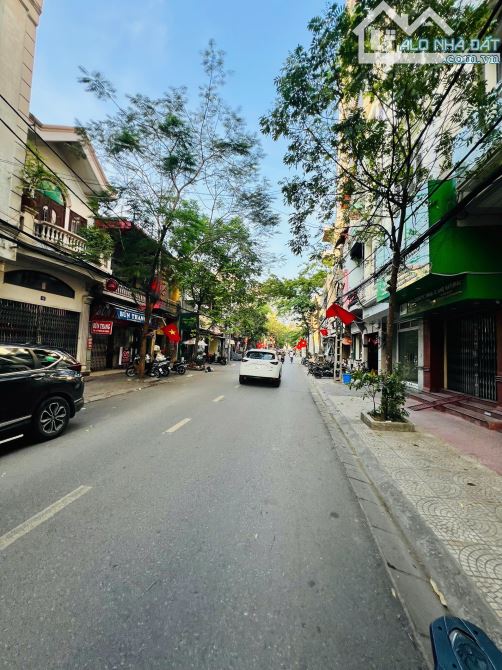 Bán siêu phẩm mặt đường trung tâm Nhà Hát Lớn, dt 210m2, mt~10m