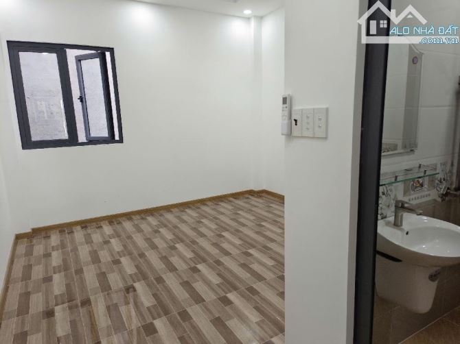 Bán nhà 3 tầng Gần mặt tiền Hà Huy Giáp , Quận 12 - HXH 6m - DT 64m2 - Giá tốt 4.5 tỷ