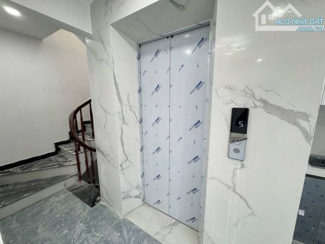 BÁN NHÀ LÔ GÓC THANG MÁY Ô TÔ KINH DOANH TẢ THANH OAI THANH TRÌ GIÁ 8,8 TỶ