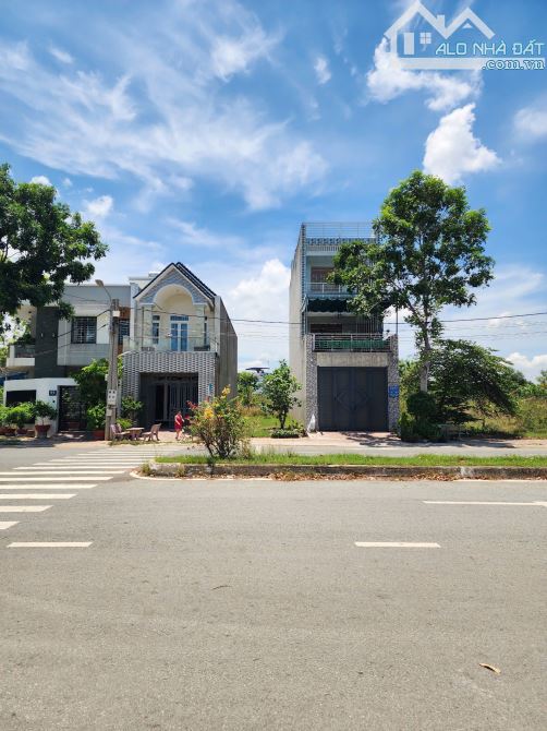 5Tỷ__100m2__Đất ngay Trường Tiểu Học Châu Thới__MT trục chính 32m, ra Quốc lộ 1K chỉ 200m