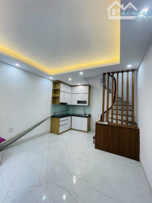 Bán nhà Trần Khát Chân - mặt ngõ thông thuận tiện , dt 25M * 5T giá 5.8 tỷ SĐCC