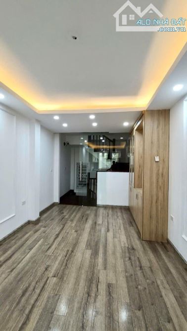 SIÊU PHẨM KINH DOANH ĐỈNH CAO- TRƯỚC NHÀ 2 ÔTÔ TRÁNH-PHỐ VIP PHẠM NGỌC THẠCH-GIÁ CỰC TỐT