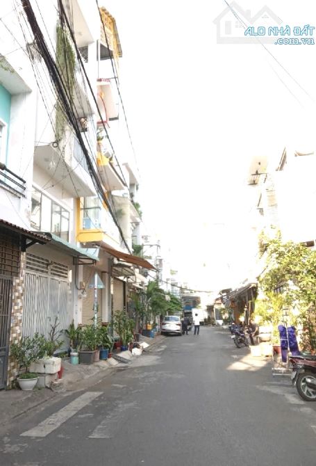 BÁN ĐẤT TẶNG NHÀ-HẺM 8M Ô TÔ TRÁNH-NGANG 4 X 20-LÊ THÚC HOACH-TÂN PHÚ-NHỈNH 6 TỶ