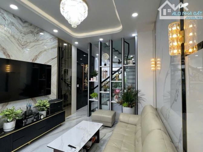 SIÊU PHẨM BIỆT THỰ MINI BÌNH THẠNH - 60M2- 4 TẦNG- HẺM XE HƠI - CẦU THANG ỐP GỖ CAMXE