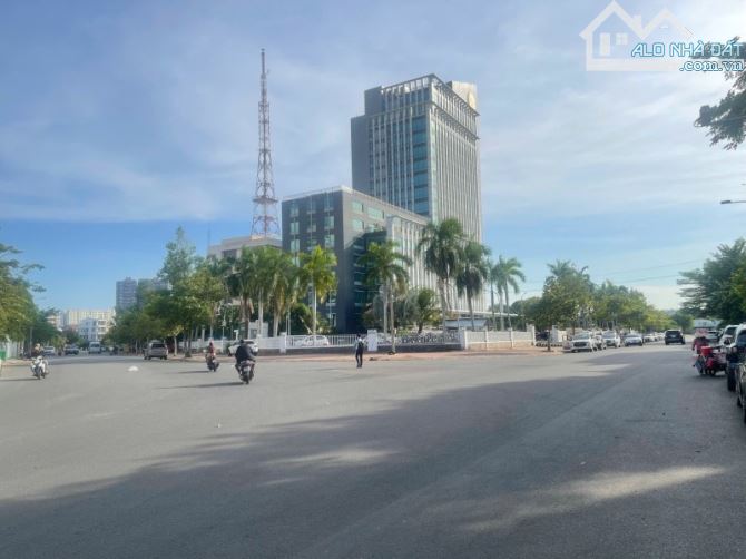 Mặt Tiền  Trần Lựu An Phú 4x20 Giá 21 TỶ