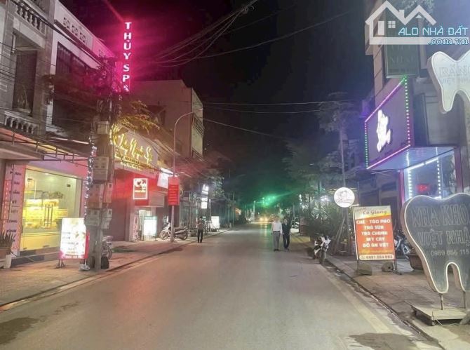 HIẾM - NHỈNH 3 TỶ - ĐẤT KINH DOANH TUYỆT ĐẸP - SỔ VUÔNG - MT RỘNG - VĂN GIANG ( HƯNG YÊN)