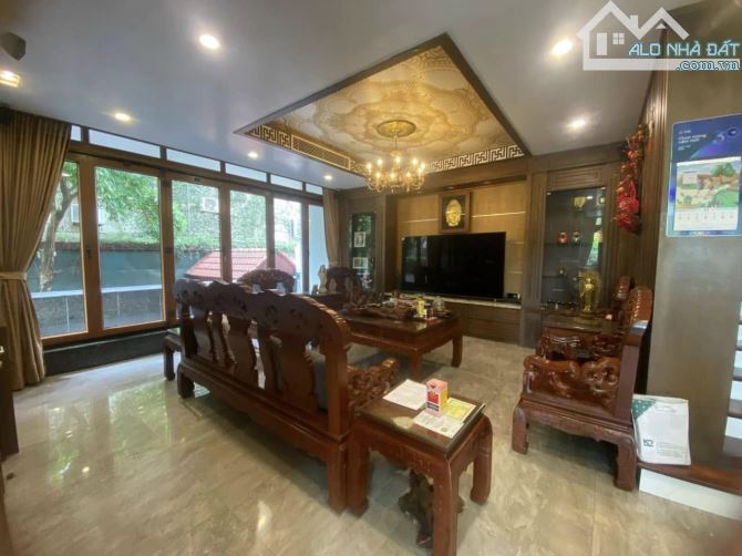 Bán nhà Ngô Thì Nhậm, 140m2, mặt tiền 8m, 58 tỷ, ô tô tránh, kinh doanh đỉnh