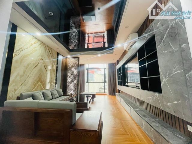 Nguyễn Văn Cừ 46m 7t mt 4m giá 12.75 tỷ thang máy ô tô vào nhà ngõ thông full nội thất