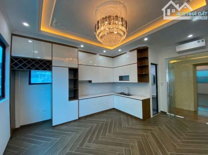 💥SIÊU PHẨM – PHẠM VĂN ĐỒNG – 7 TẦNG THANG MÁY – THOÁNG TRƯỚC SAU – CÁCH PHỐ VÀI BƯỚC CHÂN