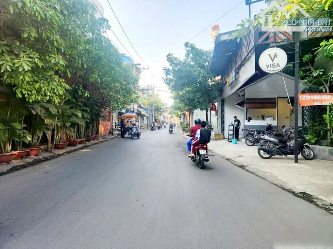 Bán nhà mặt tiền lộ Tân Hòa Đông giáp Q6 [ 4 X 16,5 ] đường nhựa 8m lề 3m thích hợp KD.