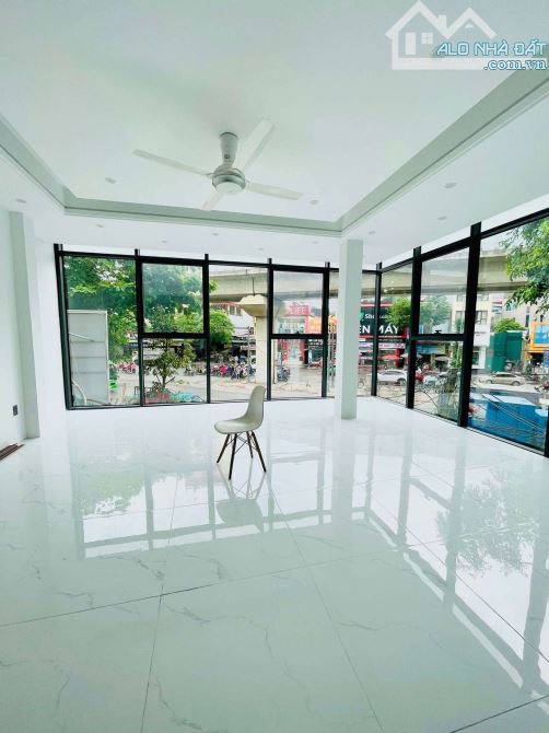 16.8 tỷ. Nhà Mặt Phố Quang Trung, Hà Đông 52m2 x 7T x mt 5.1M Lô Góc 3 Thoáng, Vỉa Hè. Kin