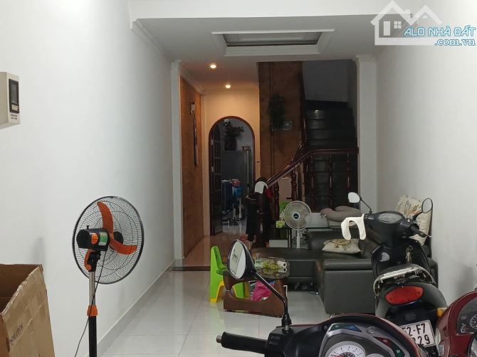 🔥 MẶT TIỀN THỤT GIÁ TỐT! Nhà 3 tầng Nam Kỳ Khởi Nghĩa, Q.3 📐 DT: 3.2m x 22m