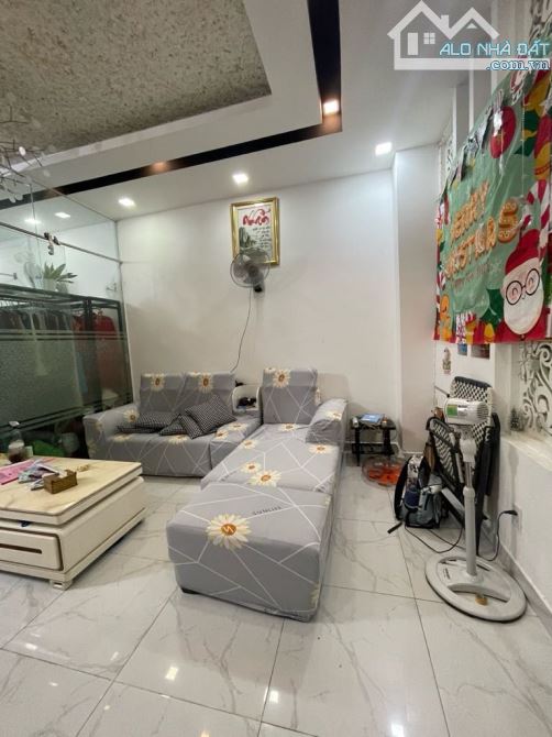 ⭐ ĐẦU TƯ SINH LỜI! Bán nhà hẻm đẹp Đường Hai Bà Trưng 44m² 3PN 📐 DT: 4.2m x 10.5m (44m²)