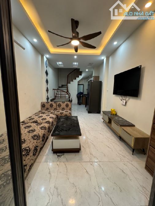 HOT – HIẾM PHÂN KHÚC 5 TỶ! LÕI THƯỢNG THANH – NHÀ ĐẸP Ở LUÔN – 35M² x 5 TẦNG