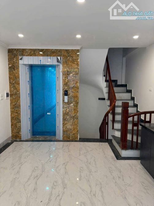 Bán nhà đẹp Nguyễn Sơn- Loo góc- Thang máy-  gara- 7 tầng 39m- nhỉnh 11 tỷ(thương lượng