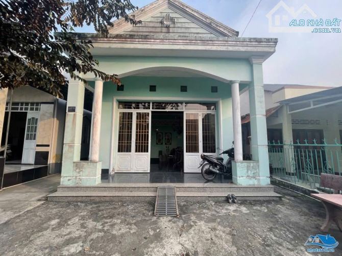 Cần bán gấp nhà cấp 4 ở Bệnh Viện Xuyên Á Tân Phú Trung 7x18 ( 130m2 ) 600 TRIỆU SHR