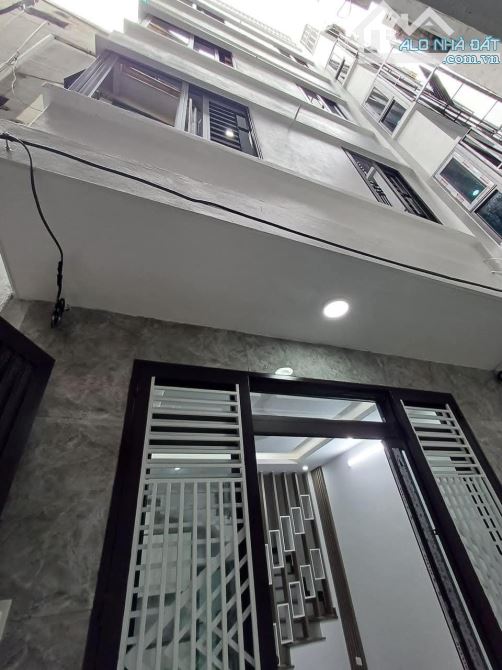 Cần bán nhà mới 30m2 xây 5 tầng gần ôtô Phố An Dương Vương