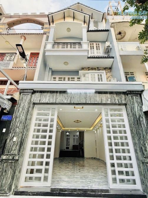 Bán nhà đường xe hơi Huỳnh Mẫn Đạt, Quận 5. Giá hời 3,26Tỷ/ 4,8x13m-. Ôtô đậu trong nhà