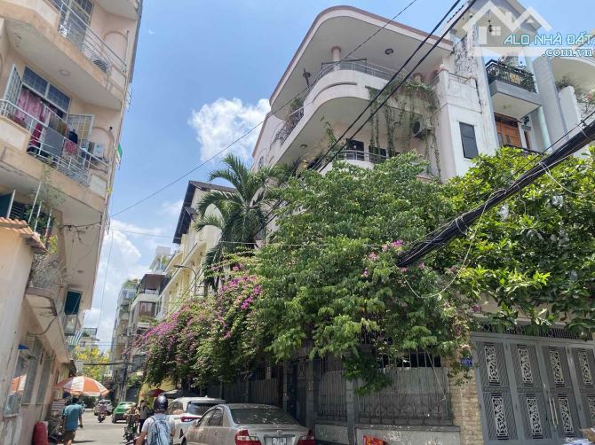 Bán nhà góc 2 mặt tiền 3 Tháng 2 Quận 10. 6x20m. hàng hiếm
