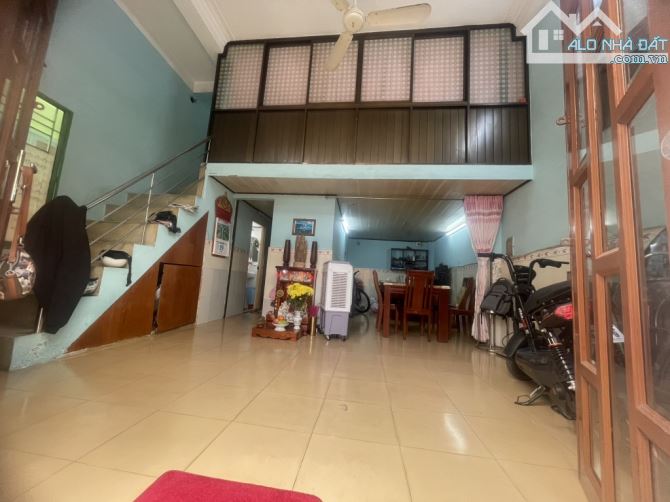 Nhà bán Bình Thạnh, 3 tầng, gần Quận 1, 43m2, 6x tỷ