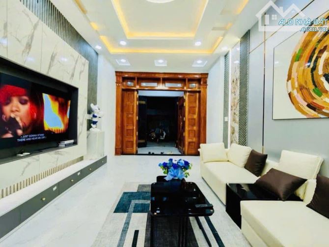 Bán nhà Tạ Quang Bửu, Q8 ,giá: 2 TỶ 360TR tỷ/65,8m2, sổ riêng, kinh doanh sầm uất
