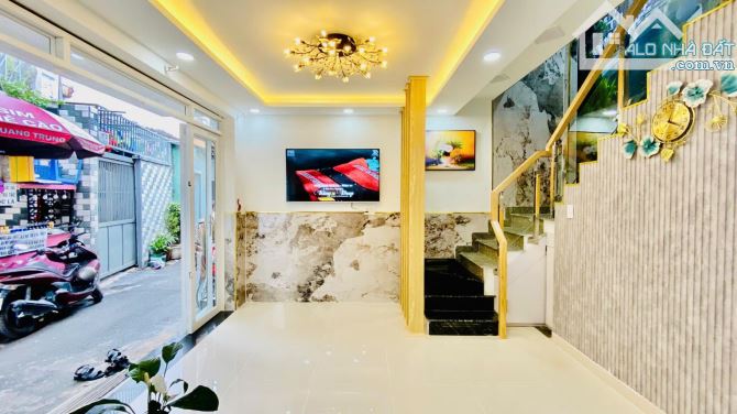 Nhà mới ở ngay - Tặng full nội thất - Gần ngã 6 Gò Vấp - Nhỉnh 3 tỷ