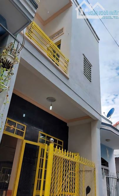 BÁN NHÀ HẺM 2M CÁCH MAI XUÂN THƯỞNG 30M.CÁCH BIỂN 800M.DT 49.9M NGAG 3,94M NỞ HẬU CÓ 2PN