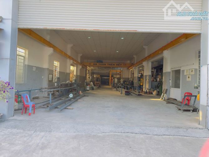 CHỦ ĐI ĐỊNH CƯ BÁN NHANH NHÀ XƯỞNG MẶT TIỀN NHỊ BÌNH 15, XÃ NHỊ BÌNH, H. HÓC MÔN 2300M2