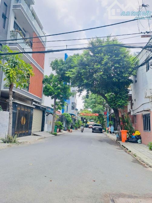 NHÀ 3 TẦNG ĐƯỜNG XE TẢI THÔNG PHƯỜNG HIỆP THÀNH QUẬN 12 74m2 ( 4.5x16.5m ) GIÁ CHỈ 6T